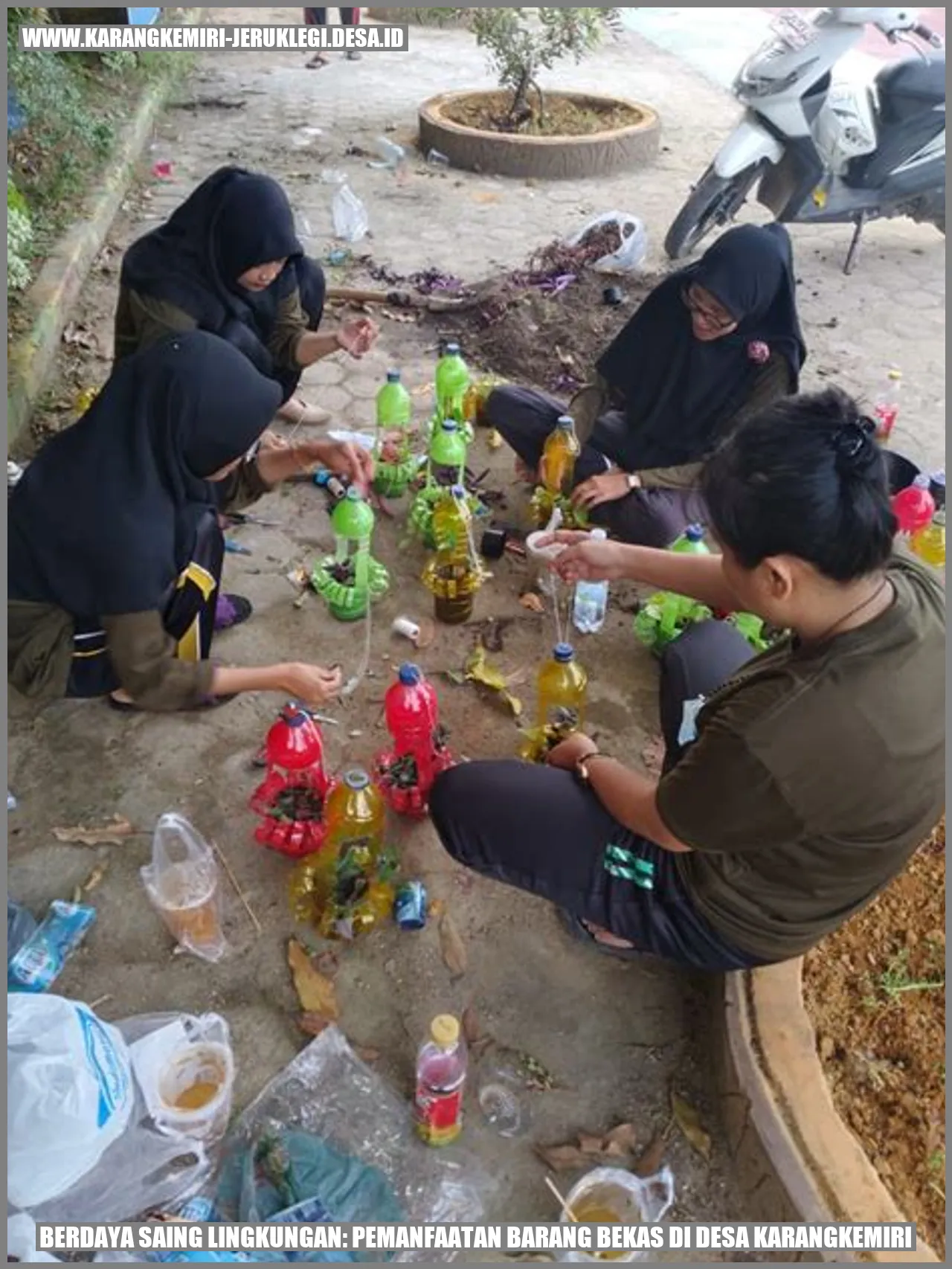 Berdaya Saing Lingkungan: Pemanfaatan Barang Bekas di Desa Karangkemiri